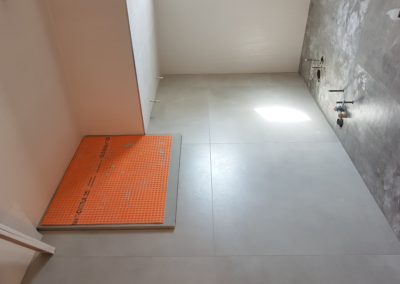 pavimento in ceramica di grande dimensione