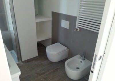 posa rivestimento ceramica bagno